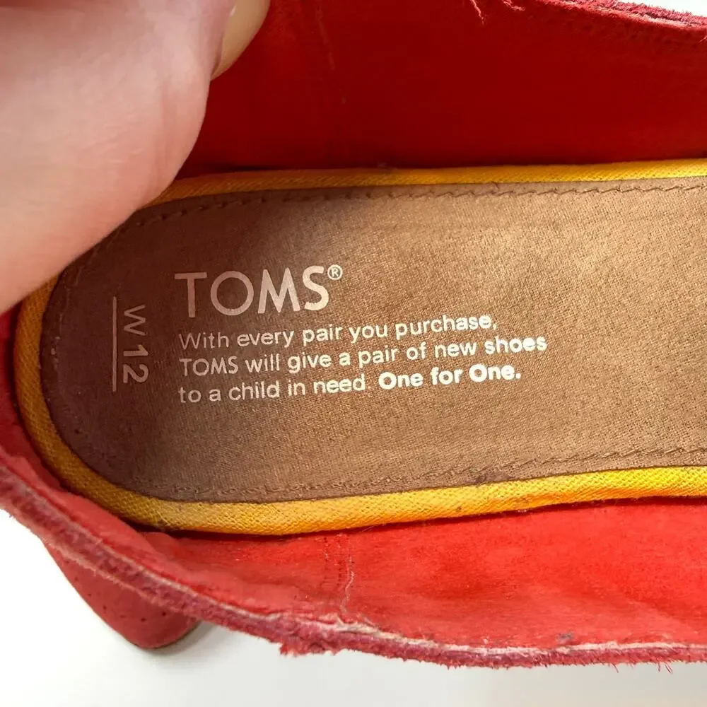 TOMS Pointed Toe Laser Cut Suede Flats In Red Size 12 - Picture 6 of 7